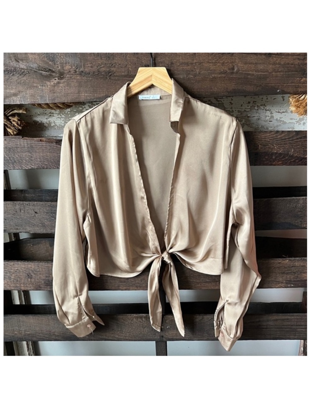 🟠NEW TIMING Silky Cropped Tie-Front Blouse in Champagne SMALL
